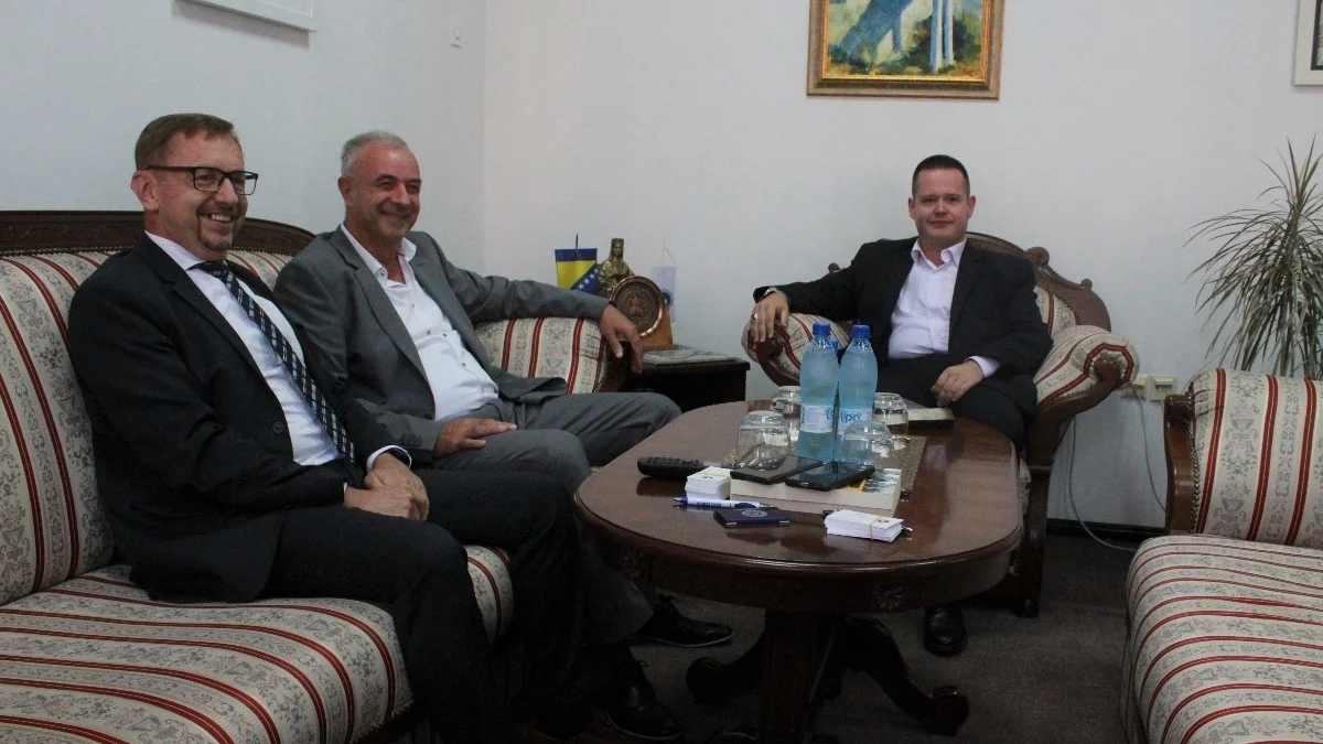 Ministar Za Obrazovanje, Nauku, Kulturu I Sport Zeničko Dobojskog Kantona Posjetio Copy 1280x853 298495121775805