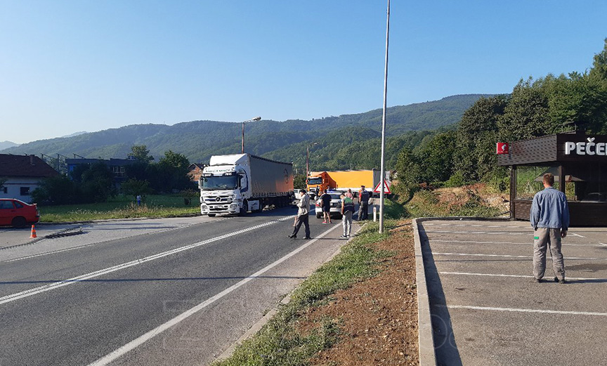 Saobraćajna nesreća na putu Zenica - Žepče, kod Golubinje (FOTO)