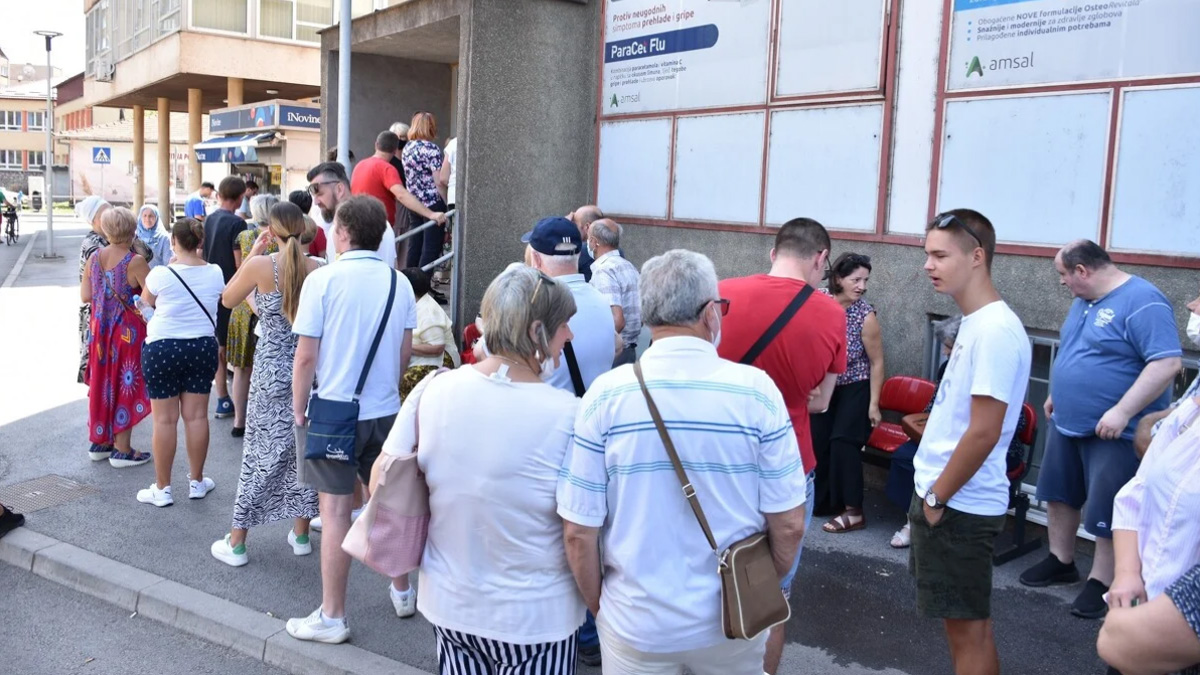 U Zenici počela vakcinacija protiv korone bez najave, dobar odziv građana
