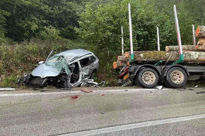 U teškoj saobraćajnoj nesreći kod Busovače poginula jedna osoba