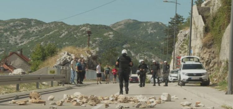 Protesti Cetinje Crna Gora Policija