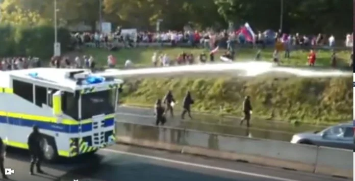 Slovenija Vodeni Top Protesti