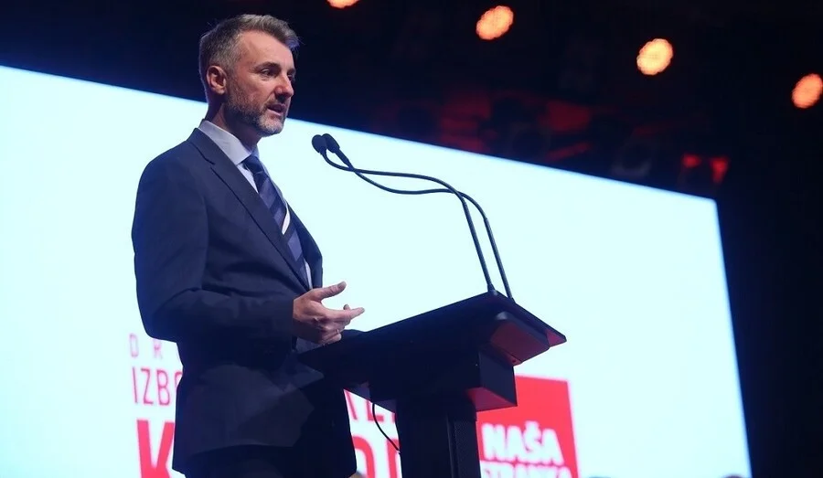 Forto Obraćanje Foto