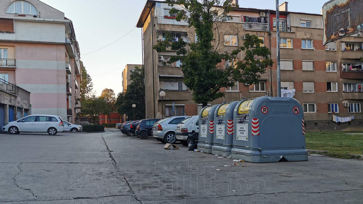 Kontejneri u ulici Šestića put u Zenici