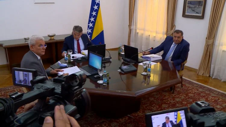 Dodiku sporna džuma, ugovor između države i Islamske zajednice još na čekanju Predsjedništvo BiH