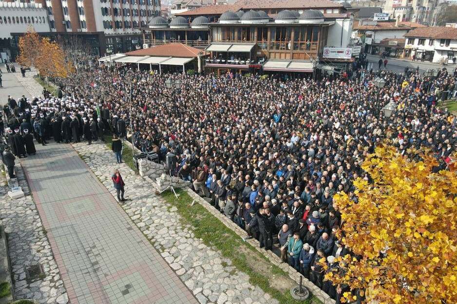 Hiljade ljudi na dženazi Muameru Zukorliću (FOTO)