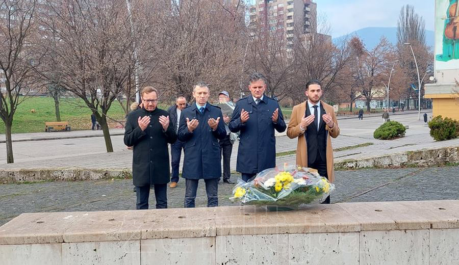 Polaganjem cvijeća u Zenici obilježen Dan državnosti BiH (VIDEO+FOTO)