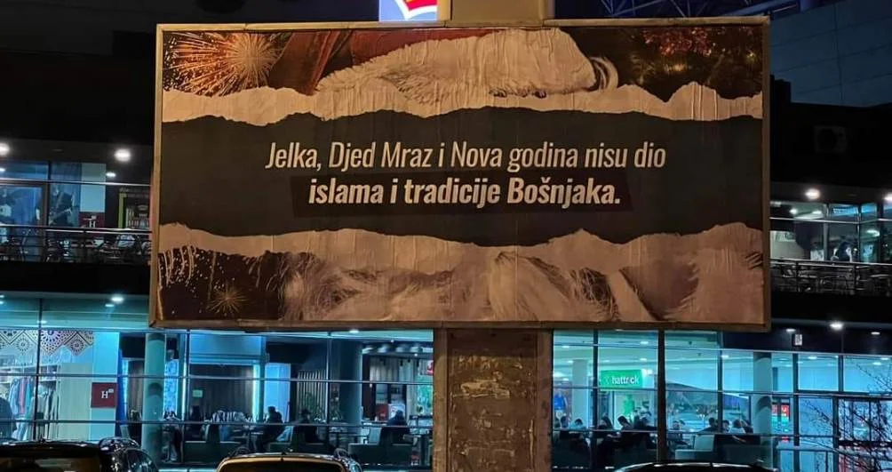 SDA Zenica: Kasumović ponovo obmanjuje javnost i maliciozno optužuje Djeda Mraz Jelka Nova Godina Shoping