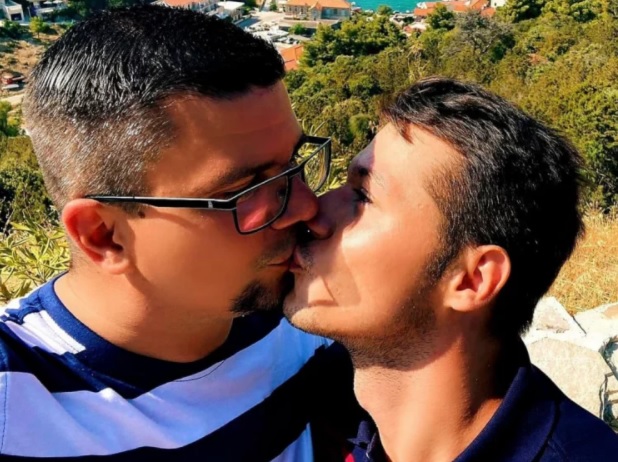 Gay Poljubac