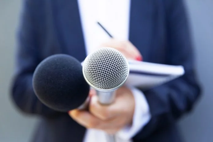 Mediji Mikrofon Novinari