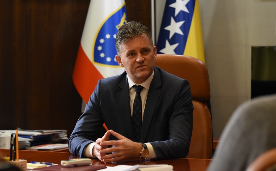Mirnes Bašić: Od 1. januara plate policajaca i zaposlenih u pravosuđu će porasti za 10 posto