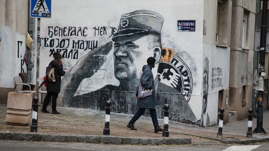 U Beogradu uklonjen pa ponovo vraćen mural ratnom zločincu Mladiću