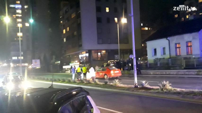 Saobraćajna nesreća u Zenici, automobil udario dva pješaka (FOTO)