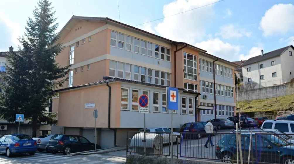 Dvadesetogodišnjaci dovedeni u Dom zdavlja Prozor, jedan preminuo