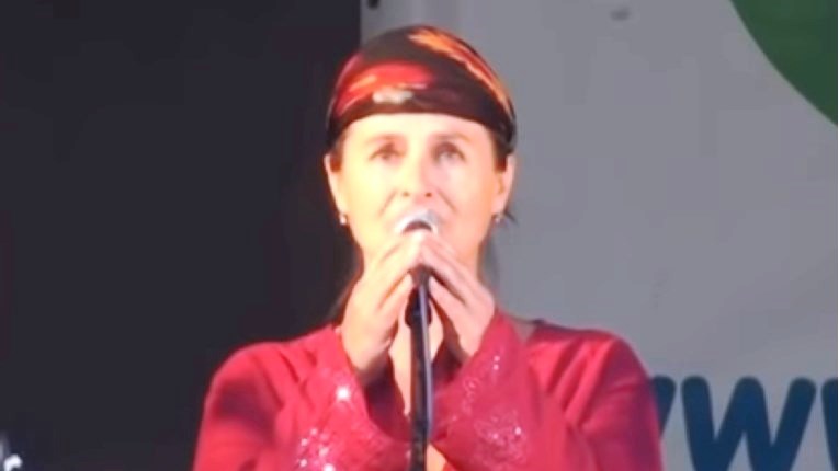 Češka pjevačica antivakserica namjerno se zarazila koronom pa umrla