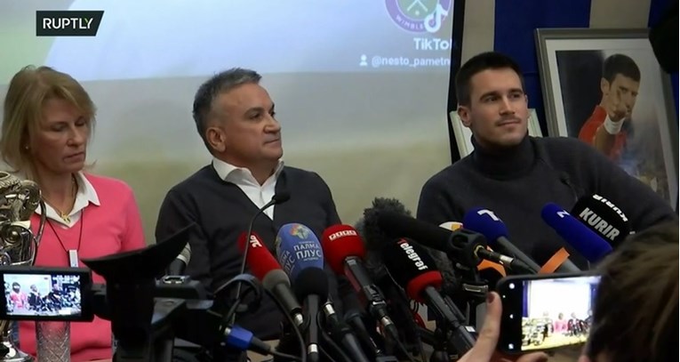 Porodica Novaka Đokovića prekinula press konferenciju nakon neugodnog pitanja (VIDEO)