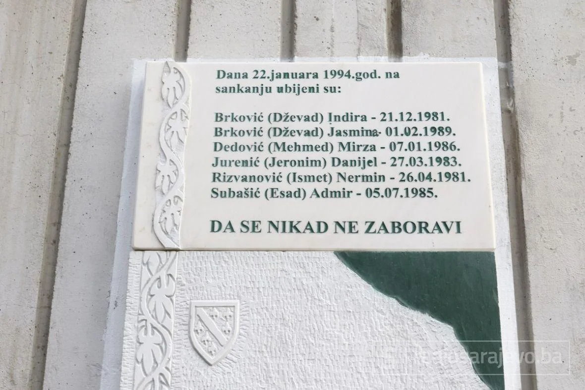 Dan kada je granata prekinula snove sarajevske djece koja su se sankala Polaganje Cvijeca Sarajevo Sjecanje Djeca AlipasinoPolje DZK RSA12