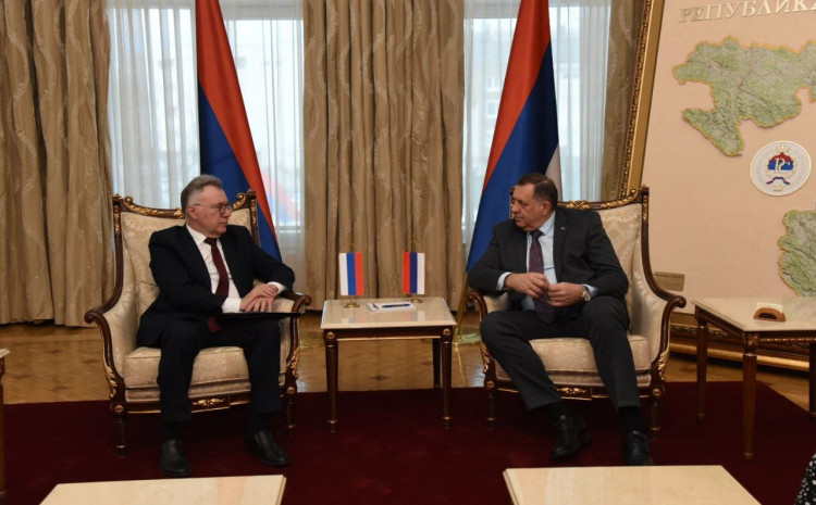 Dodik I Ruski Ambasador