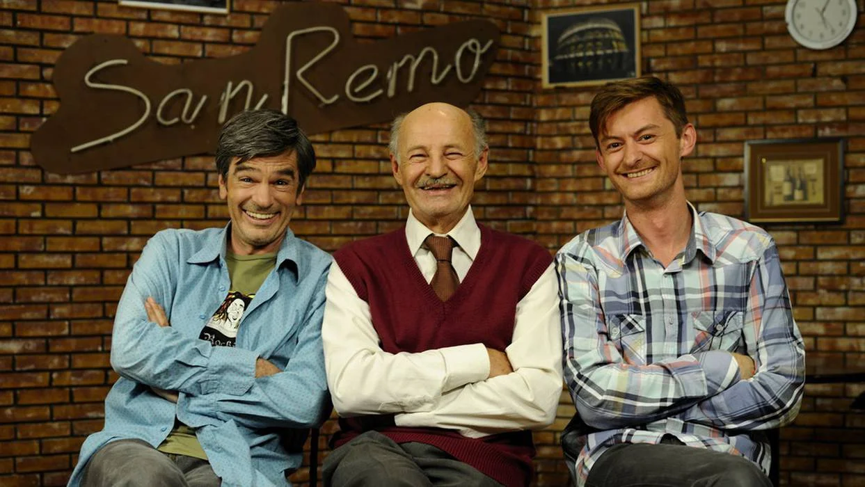 Lud Zbunjen Normalan