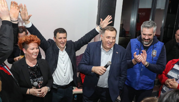 SNSD Dodik