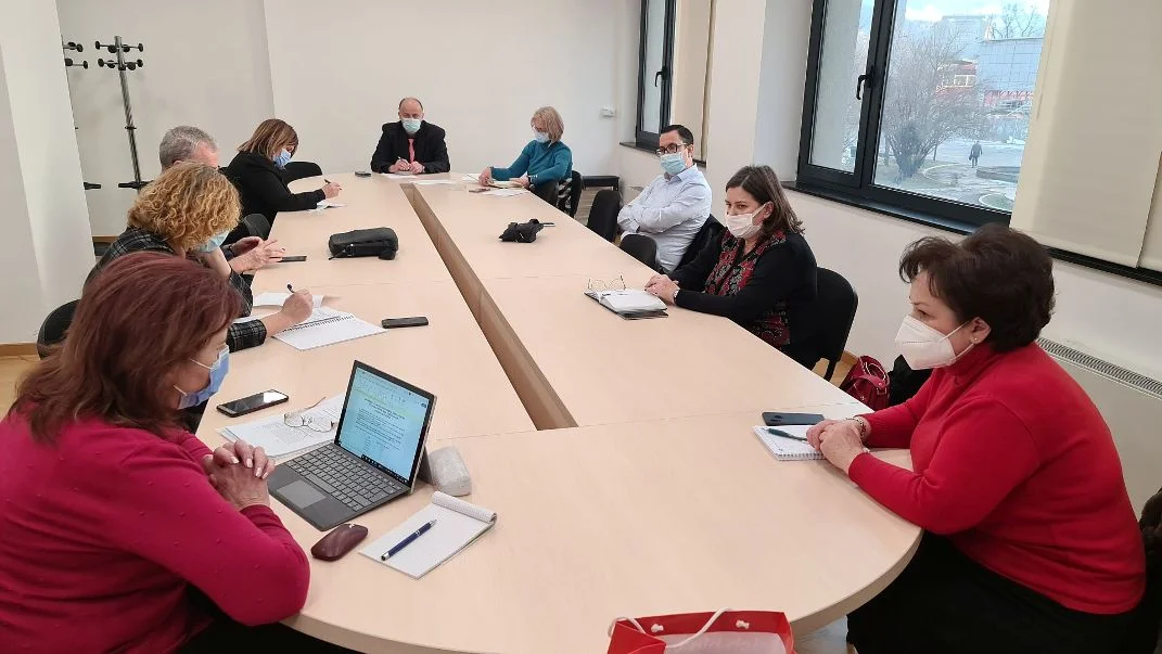 Krizni štab preporučio da se učenici vrate u školske klupe Krizni štab ZDK