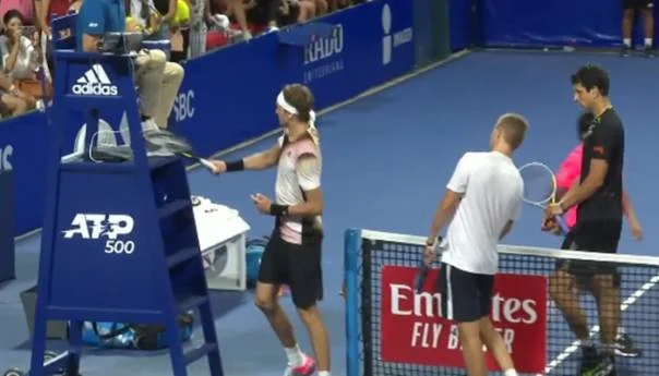 Zverev Diskvalifikovan Nakon Sto Je Reketom Napao Sudiju Zverev 62160356d151b