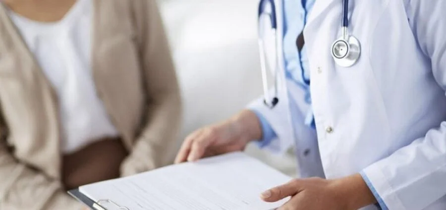 Ljekari u SBK 27. jula stupaju u štrajk; Ministar Matić: Loše je počelo, vjerovatno će sve završiti na sudu Doktor Ilustracija