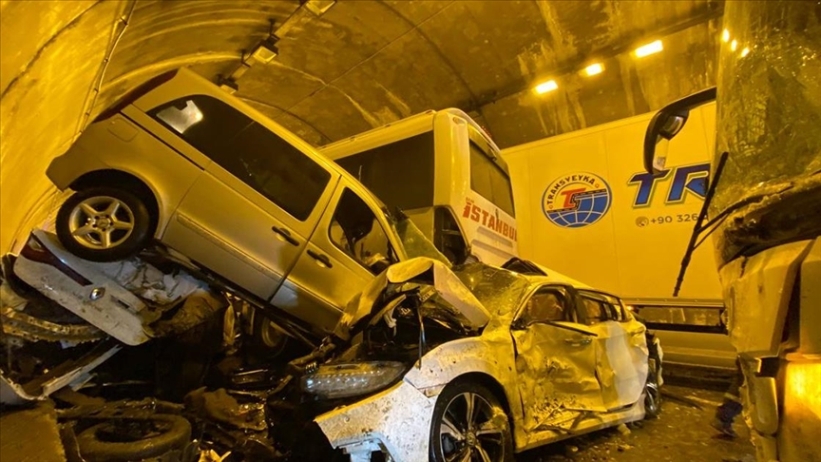 U Turskoj lančani sudar 18 vozila, 30 povrijeđenih (VIDEO)