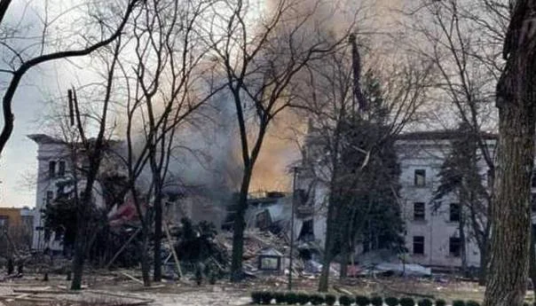 Bijeg iz pakla Mariupolja: Bilo je leševa po cijelom gradu, srce mi se raspuklo Pozoriste Mariuopolj