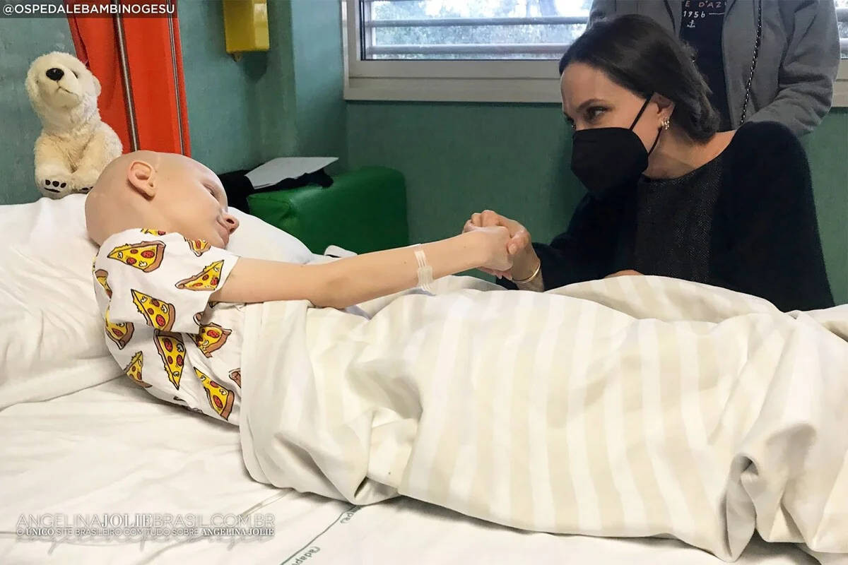 Angelina Jolie Posjetila Djecu Iz Ukrajine