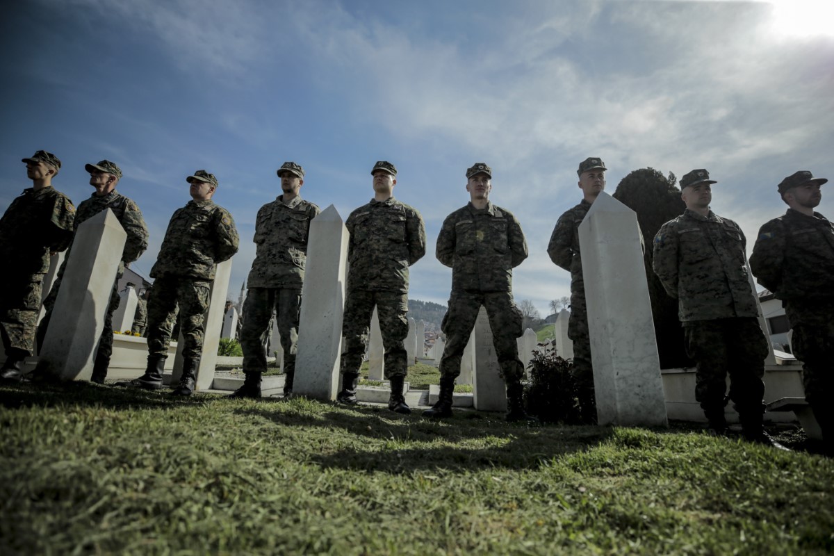 Polaganje Vijenaca I Odavanje Počasti Poginulim Borcima I šehidima Armije RBiH Kovači