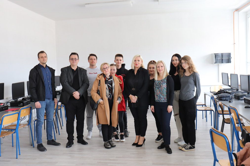 ArcelorMittal Zenica: Osposobljen informatički kabinet za učenike Mješovite srednje škole u Zenici (FOTO)