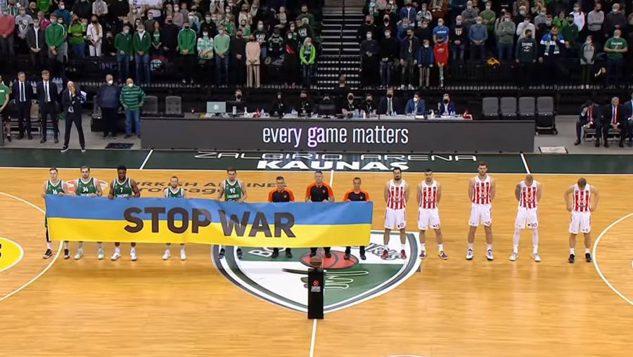 Litvanci Zvizdali Igracima Zvezde Jer Nisu Htjeli Da Drze Baner Stop War