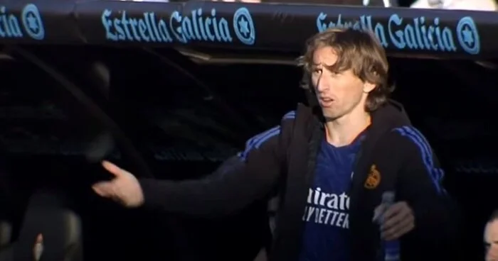 Modrić izašao iz igre pa naređivao suigračima: “Digni se, pi*ka ti materina” (VIDEO) Modrić Fotka