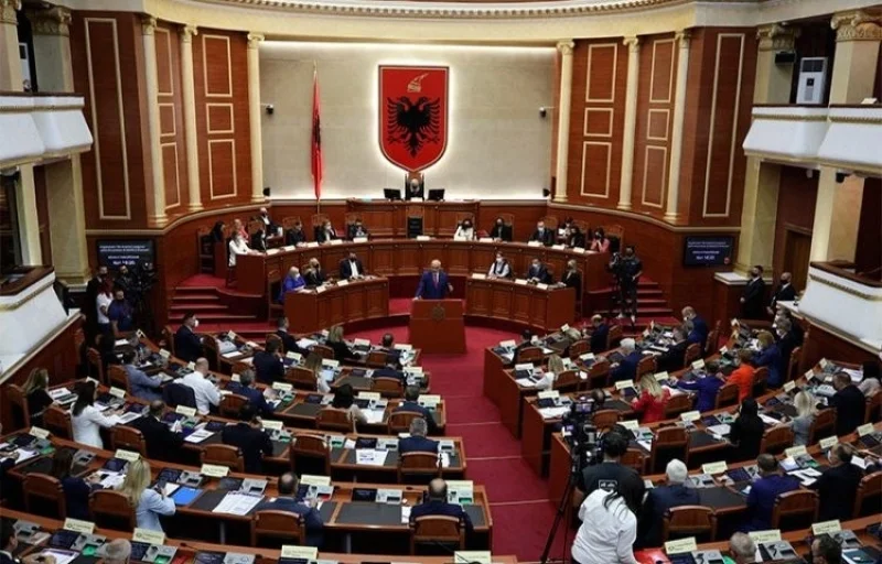 Skupština Albanije usvojila rezoluciju o Kosovu Albanski Parlament