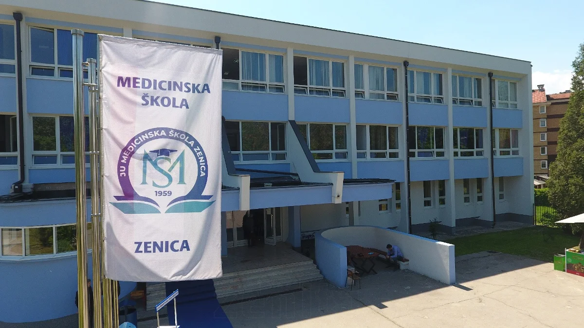Nakon utopljavanja svečano otvorena Medicinska škola u Zenici (VIDEO+FOTO) Medicinska škola Zenica