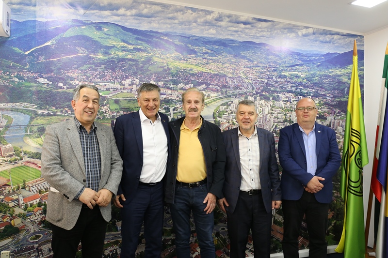 Delegacija iz Novog Pazara posjetila gradonačelnika Fuada Kasumovića