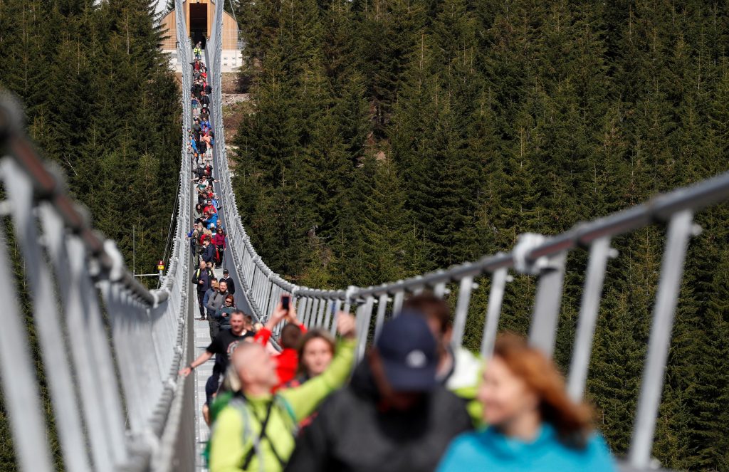 Turisti Viseci Most Ceska