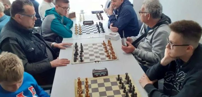 U Zenici održan bajramski turnir u šahu, na vrhu Dušan Lekić i Muhamed Šišić (FOTO)