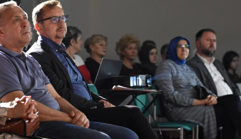 U Zenici održana večer s Abdulahom Sidranom Publika