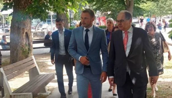 Schmidt se sastao sa Stanivukovićem u Banjaluci Schmidt Stanivuković