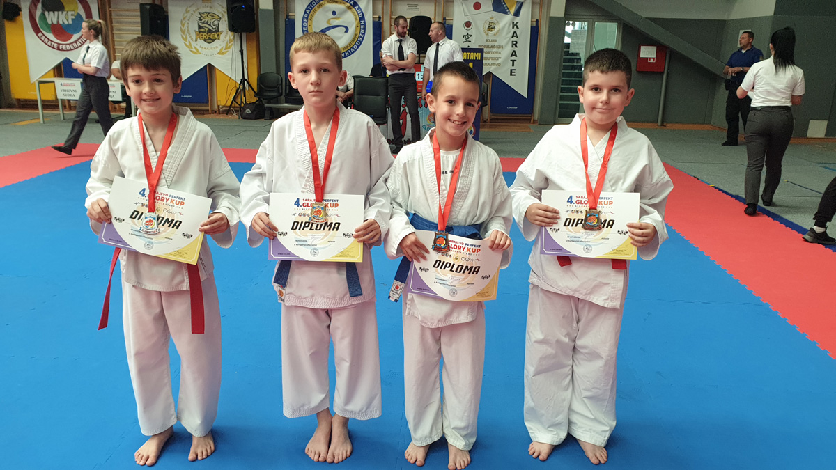 Karate klub “Metalno” Zenica osvojio 1 srebrnu i 3 bronzane medalje na takmičenju u Sarajevu (FOTO)