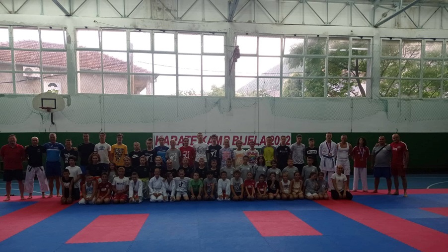 Karate klub “Perfekt” Zenica učestvovao na međunarodnom karate kampu u Crnoj Gori (FOTO)