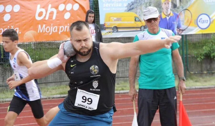 Mesud Pezer sanirao povredu prsnog mišića i danas putuje na visinske pripreme na Vlašić Mesud Pezer Atletski Miting Zenica 2022