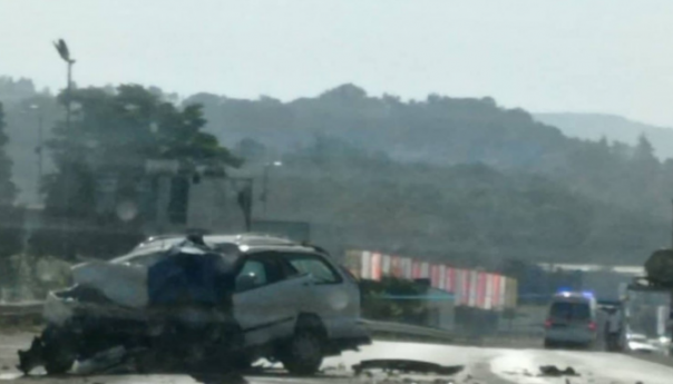 Stravična nesreća kod Viteza: Učestvovala tri vozila, jedna osoba poginula