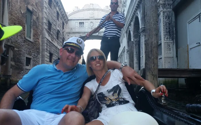 Muškarac porijeklom iz BiH ubio bivšu ženu, djevojku pa sebi oduzeo život Zlatan Sa Suprugom