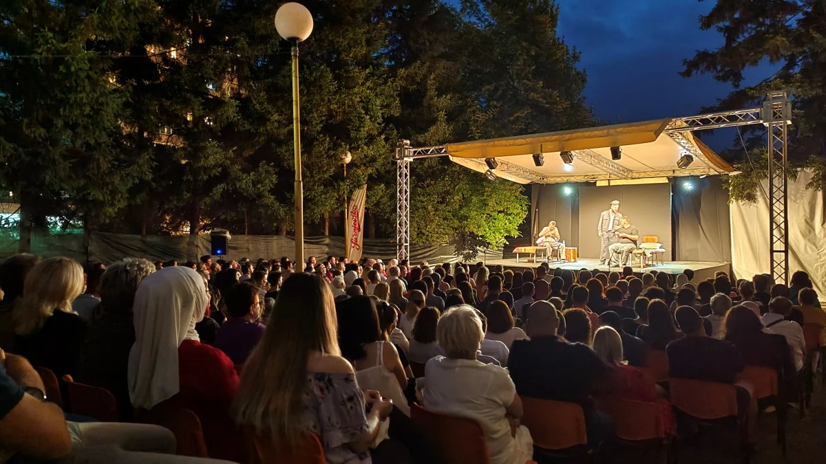 Hit komedijom “Državni lopov” i tradicionalnom kišom završen šesti festival Ljetne večeri Studio Teatra (FOTO) Drzavni Lopov LJVST