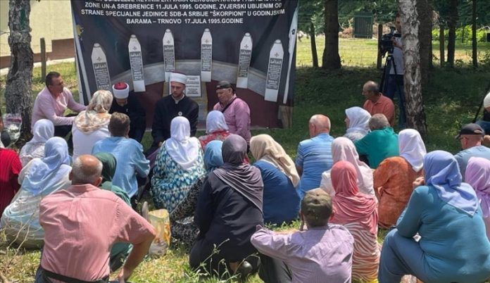U Trnovu Odata Počast Brutalno Ubijenim Srebreničanima