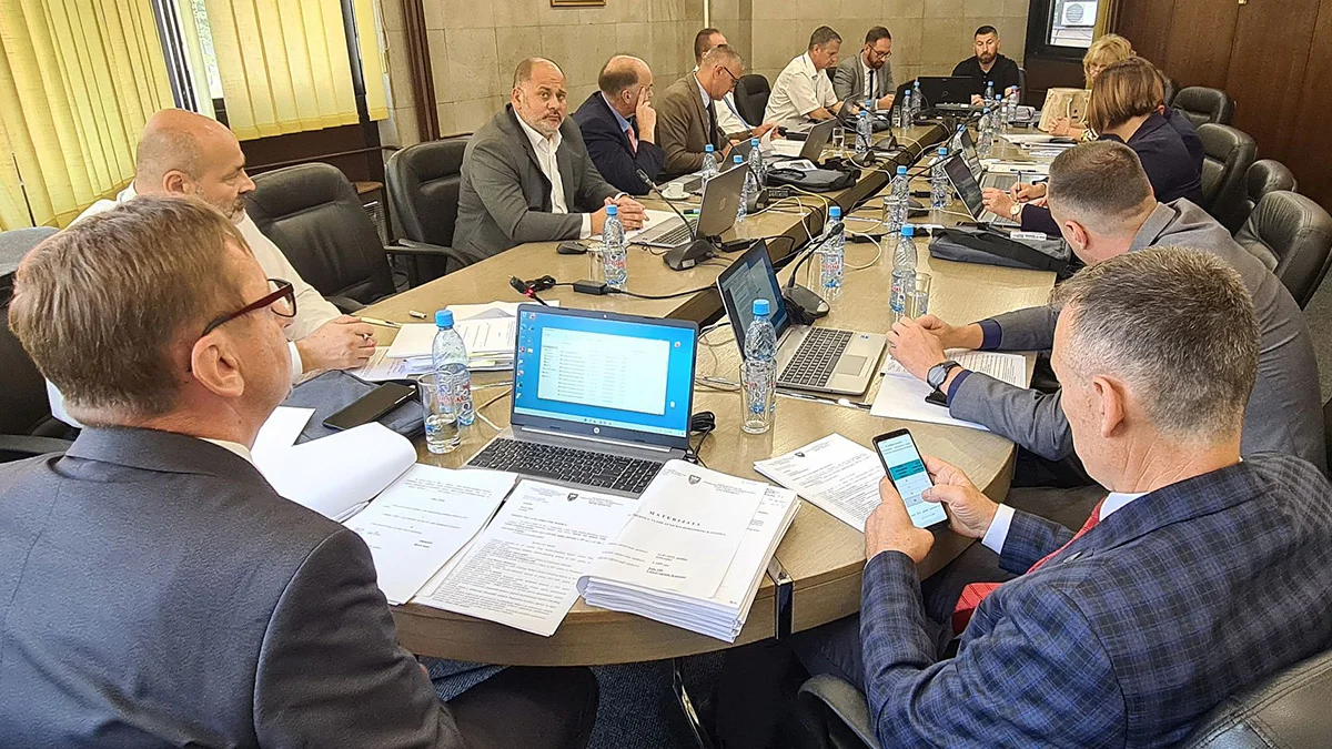 1.263 studenta iz ZDK jednokratno će dobiti stipendiju u iznosu od 750 KM (VIDEO) Vlada ZDK Stipendije