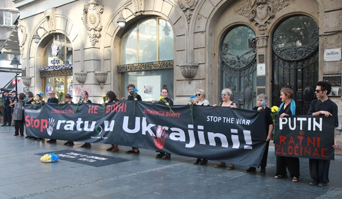 U Beogradu održan antiratni protest u crnini i ćutanju “Stop ratu u Ukrajini”